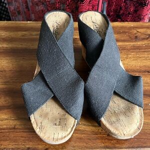 Lucky Brand Mykayla Crisscross
Cork Wedge Sandals Size 8 Women
Slip On